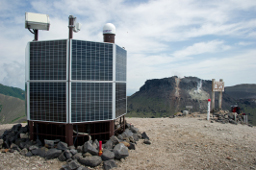 GNSS火山変動リモート観測装置（REGMOS）の紹介